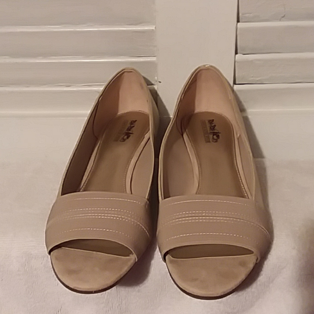 COACH and FOUR Heels